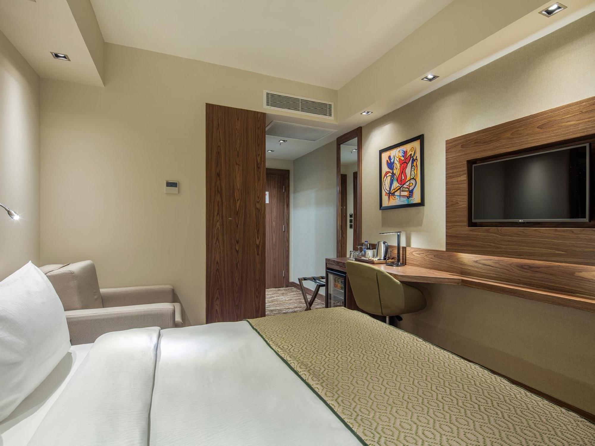 Holiday Inn Antalya - Lara, An Ihg Hotel Zewnętrze zdjęcie